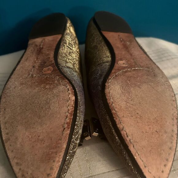 Vince Camuto Metallic Flats with Bow - Picture 4 of 4